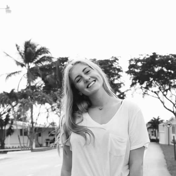 Meet your Posher, Morgane - Picture 1 of 1